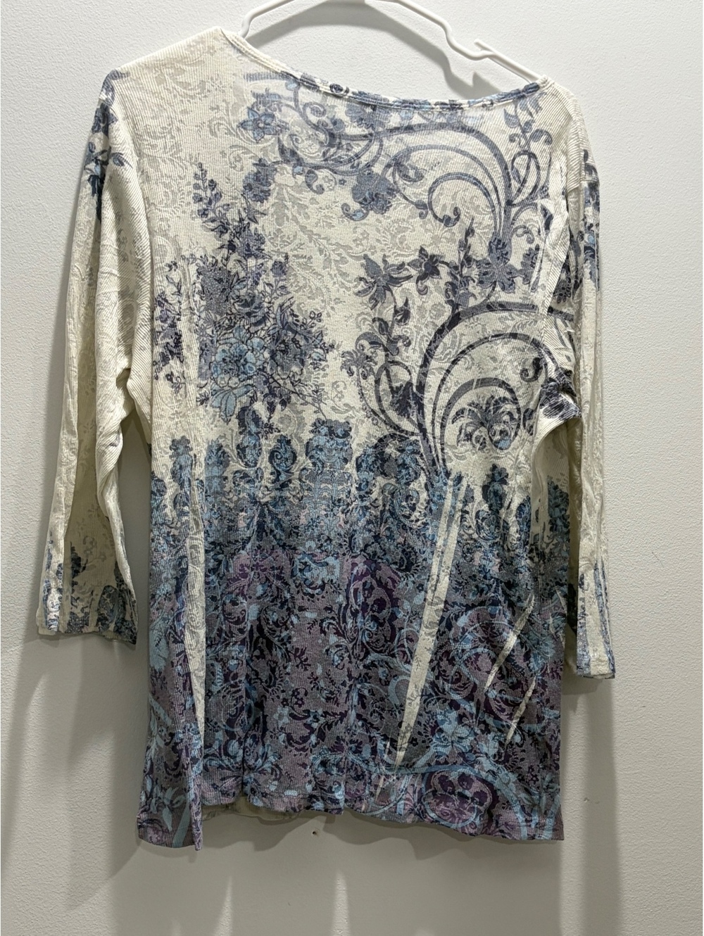 Women’s Y2K style 3/4 sleeve top size 18/20